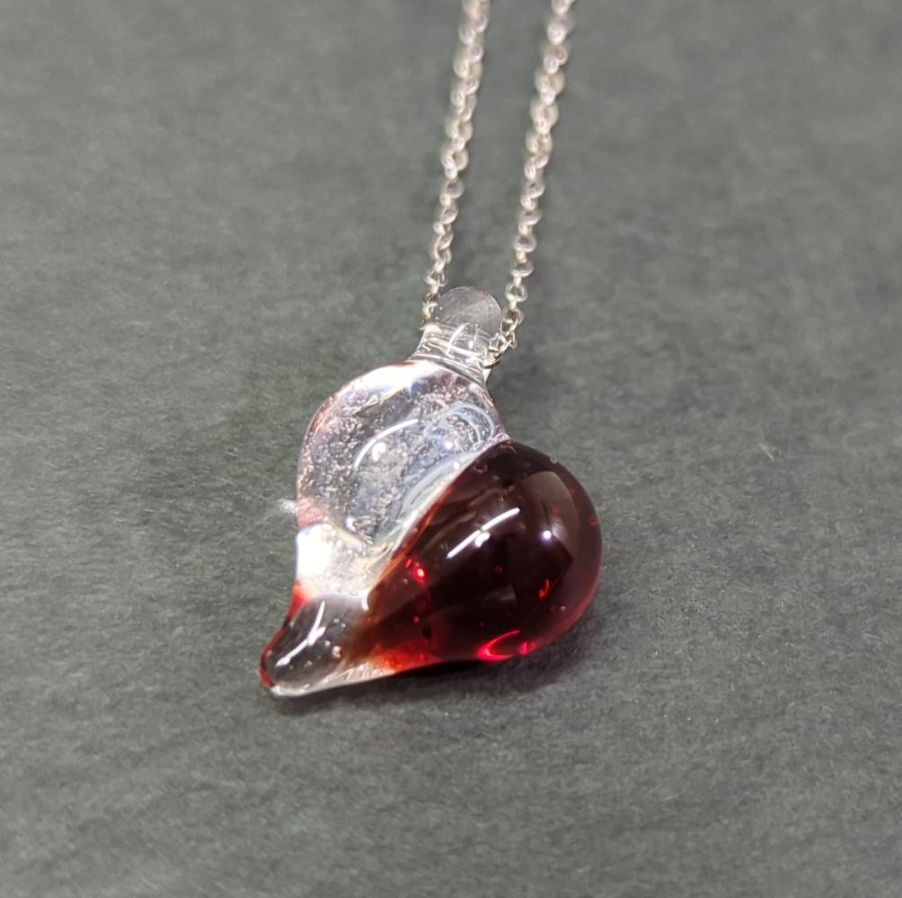 こころの形 遺骨ガラスのネックレス（Red）の商品画像